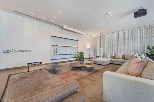 159 NE 6th St 4113, Miami, FL 33132