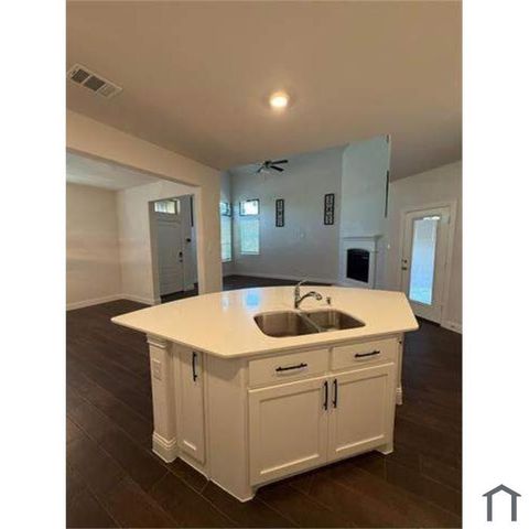 6033 Dandelion Drive, Aubrey, TX 76227