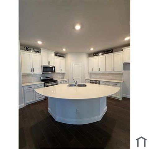 6033 Dandelion Drive, Aubrey, TX 76227