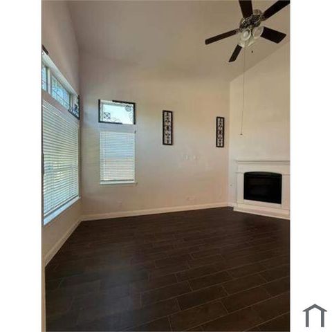 6033 Dandelion Drive, Aubrey, TX 76227