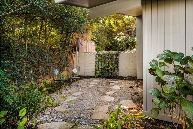 337 Vista Baya, Costa Mesa, CA 92627