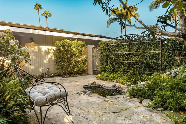 337 Vista Baya, Costa Mesa, CA 92627