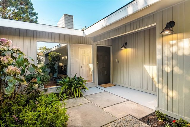 337 Vista Baya, Costa Mesa, CA 92627