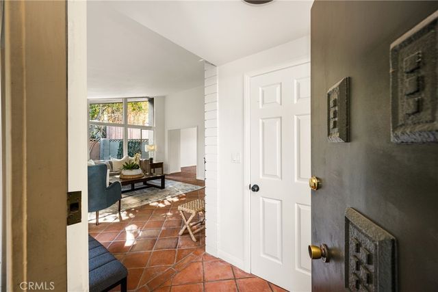 337 Vista Baya, Costa Mesa, CA 92627