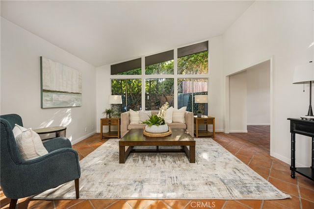 337 Vista Baya, Costa Mesa, CA 92627