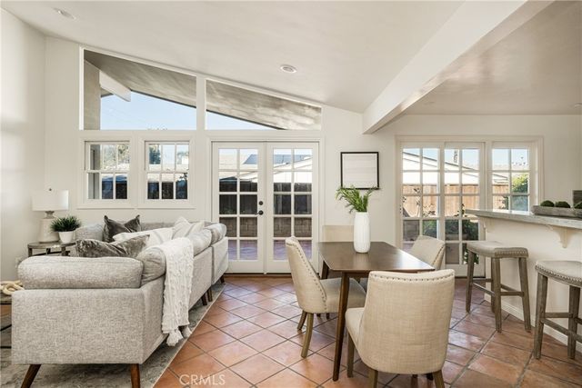 337 Vista Baya, Costa Mesa, CA 92627