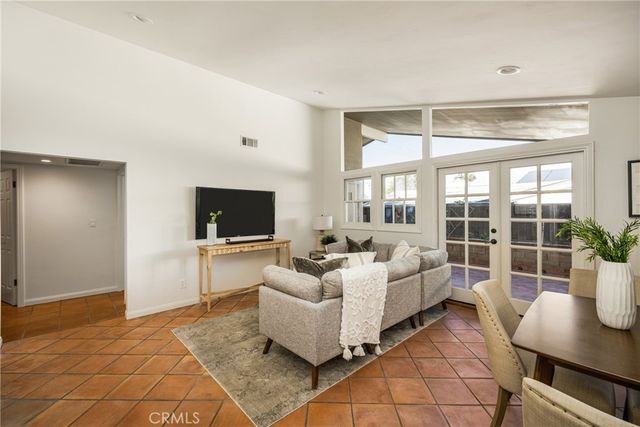 337 Vista Baya, Costa Mesa, CA 92627