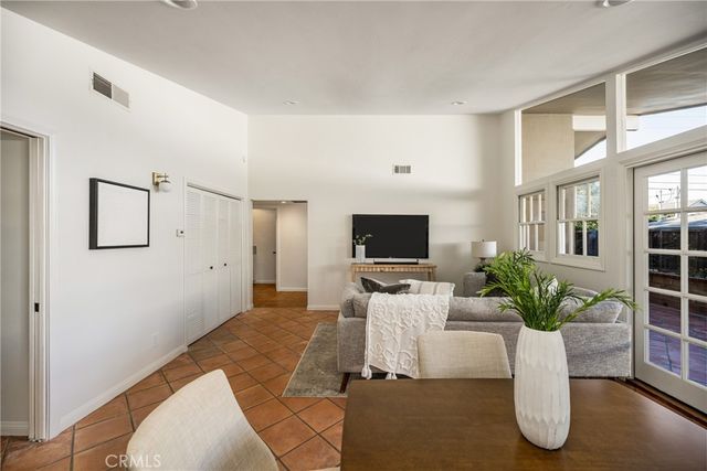 337 Vista Baya, Costa Mesa, CA 92627