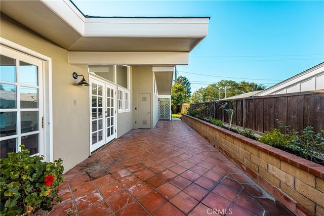 337 Vista Baya, Costa Mesa, CA 92627