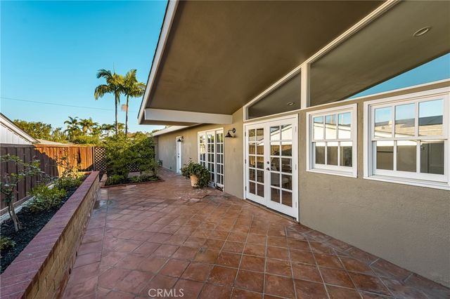 337 Vista Baya, Costa Mesa, CA 92627