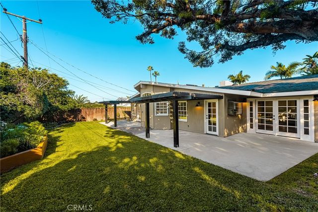 337 Vista Baya, Costa Mesa, CA 92627