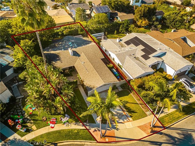 337 Vista Baya, Costa Mesa, CA 92627