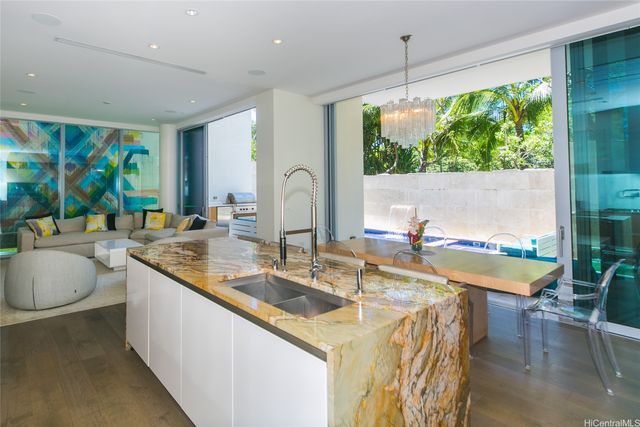 1118 Ala Moana Boulevard 2, Honolulu, HI 96814