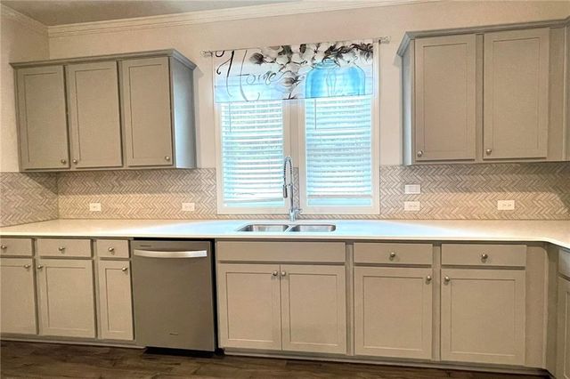 353 VISTA Lane, Woodstock, GA 30189