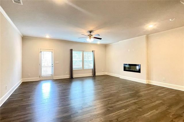 353 VISTA Lane, Woodstock, GA 30189