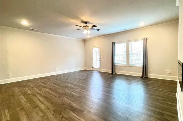 353 VISTA Lane, Woodstock, GA 30189