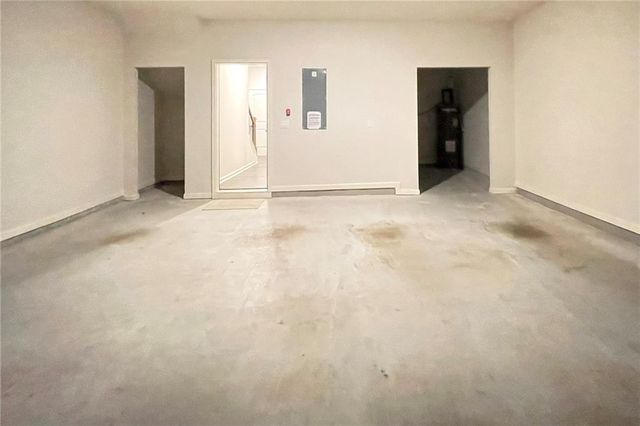 353 VISTA Lane, Woodstock, GA 30189