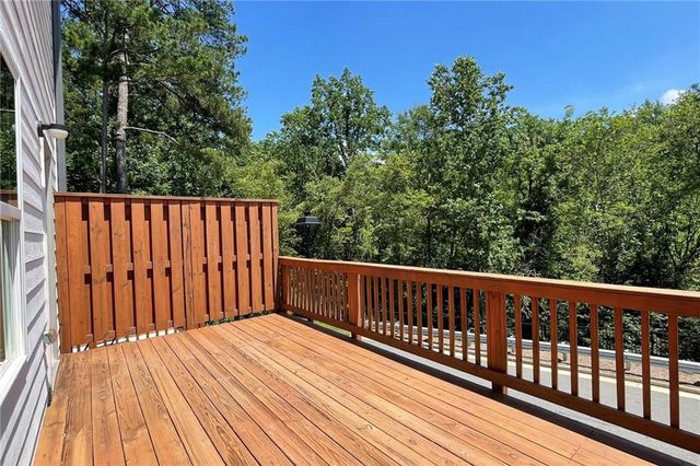 353 VISTA Lane, Woodstock, GA 30189