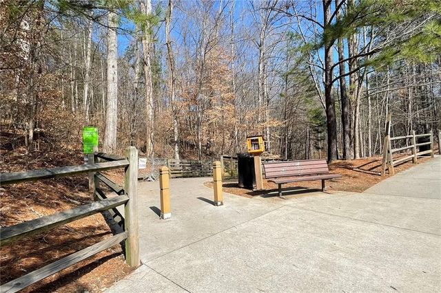 353 VISTA Lane, Woodstock, GA 30189