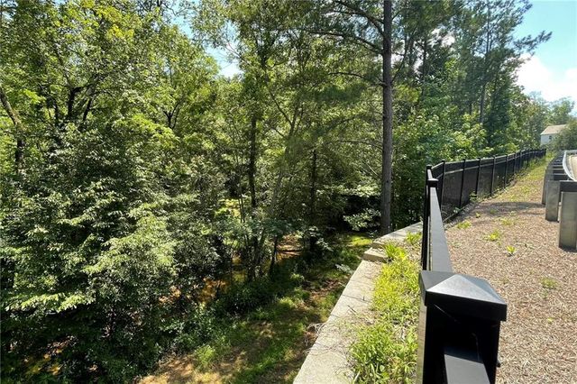 353 VISTA Lane, Woodstock, GA 30189