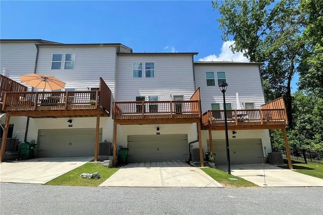 353 VISTA Lane, Woodstock, GA 30189