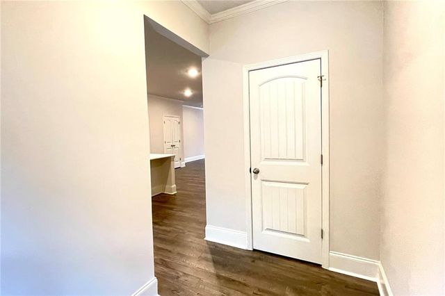 353 VISTA Lane, Woodstock, GA 30189