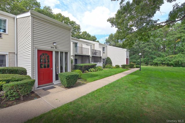 26 Richmond Boulevard 2A, Ronkonkoma, NY 11779