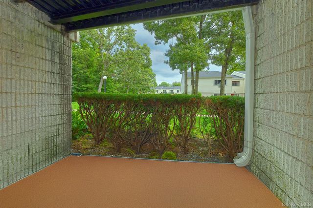 26 Richmond Boulevard 2A, Ronkonkoma, NY 11779
