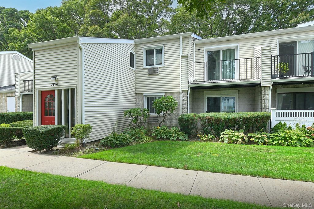 26 Richmond Boulevard 2A, Ronkonkoma, NY 11779