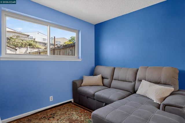 581 Price St, Daly City, CA 94014