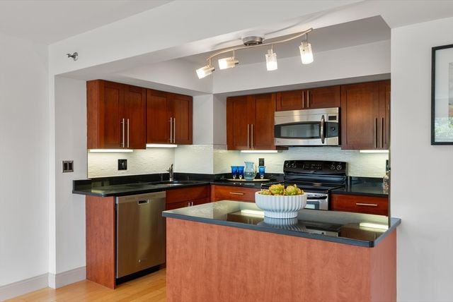 1600 Beacon St 902, Brookline, MA 02446