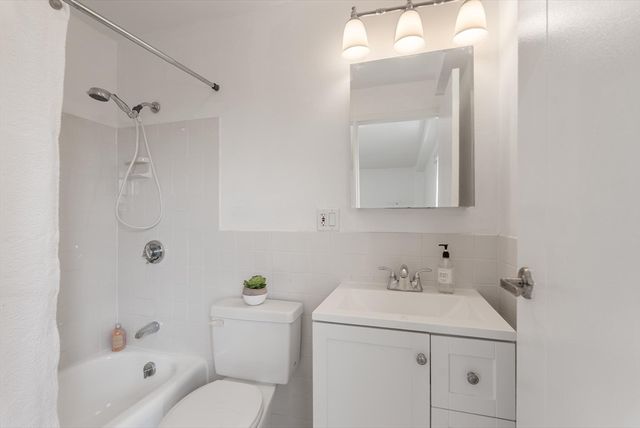 1600 Beacon St 902, Brookline, MA 02446