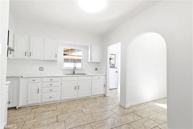 2625 N Arrowhead, San Bernardino, CA 92405