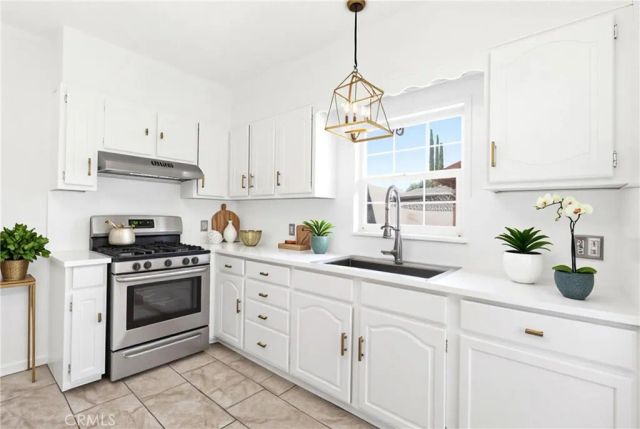 2625 N Arrowhead, San Bernardino, CA 92405