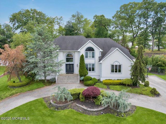 11 Hemingway Court, Morganville, NJ 07751