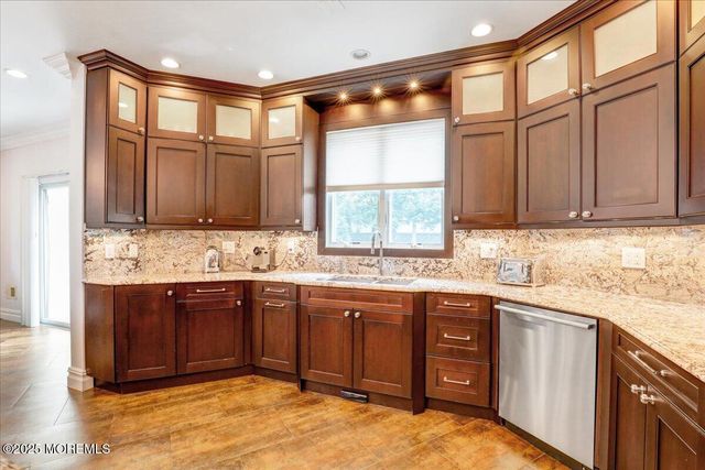 11 Hemingway Court, Morganville, NJ 07751