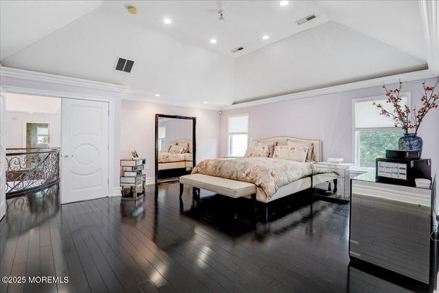 11 Hemingway Court, Morganville, NJ 07751