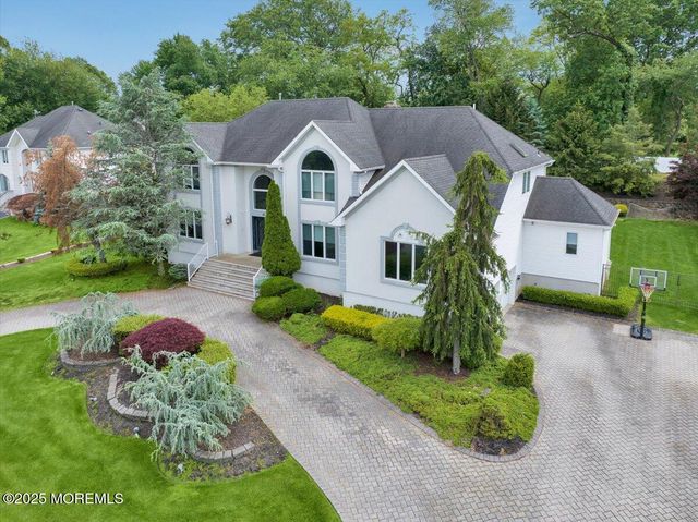 11 Hemingway Court, Morganville, NJ 07751