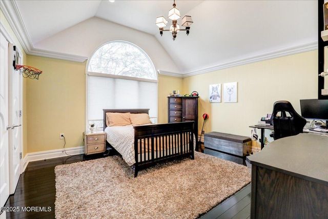 11 Hemingway Court, Morganville, NJ 07751