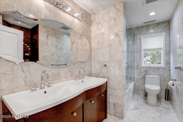 11 Hemingway Court, Morganville, NJ 07751