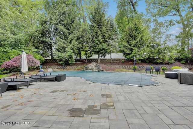 11 Hemingway Court, Morganville, NJ 07751