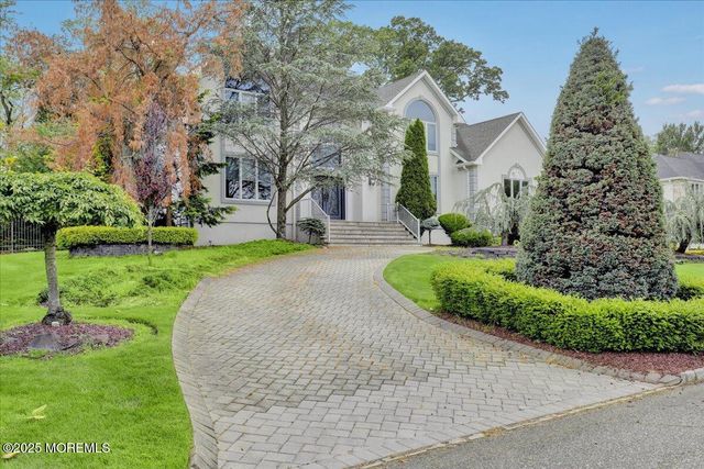 11 Hemingway Court, Morganville, NJ 07751
