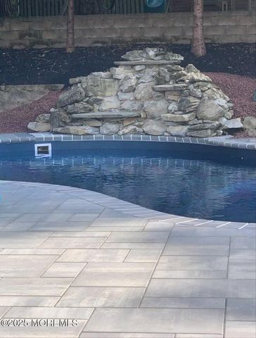 11 Hemingway Court, Morganville, NJ 07751