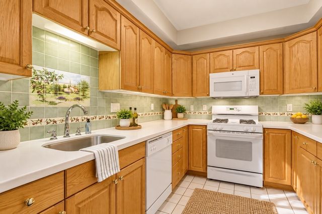 115 Revere St D, Canton, MA 02021