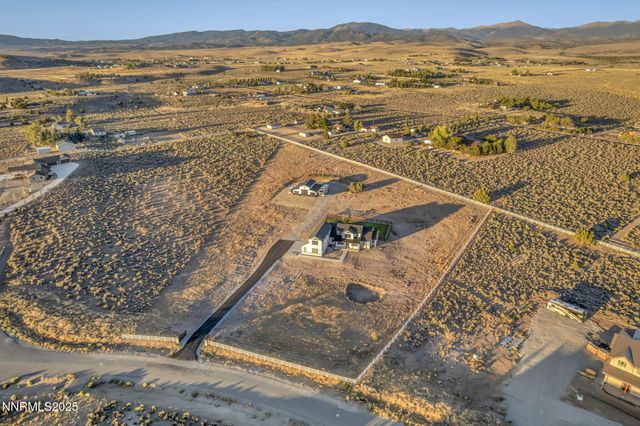 1409 Hunters Point Drive, Gardnerville, NV 89410