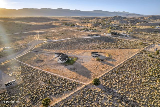 1409 Hunters Point Drive, Gardnerville, NV 89410