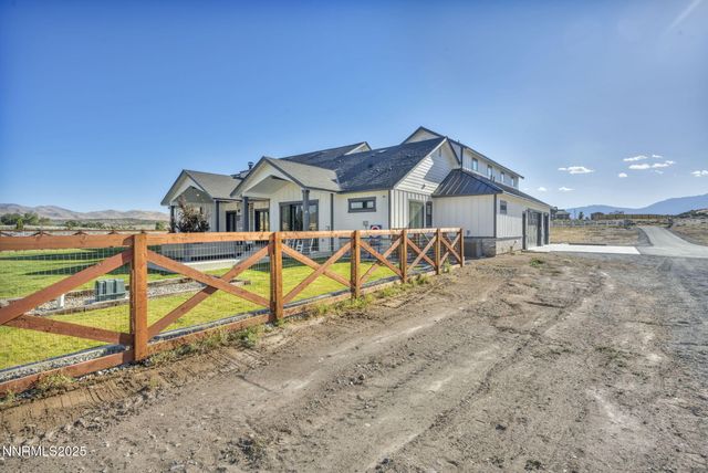 1409 Hunters Point Drive, Gardnerville, NV 89410