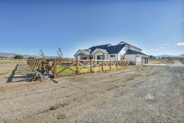 1409 Hunters Point Drive, Gardnerville, NV 89410