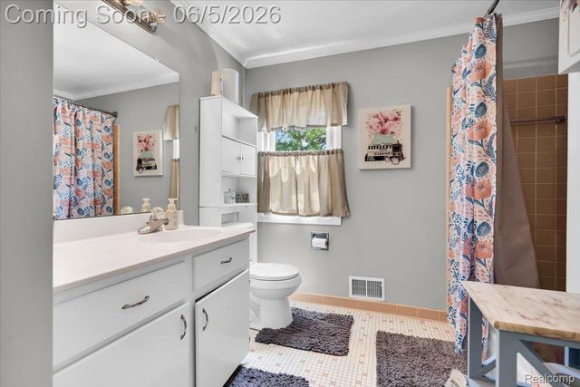 4055 Old Dominion Drive, West Bloomfield Charter Township, MI 48323