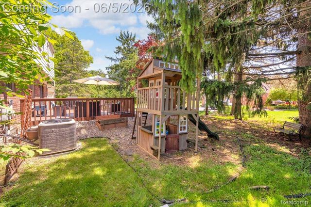 4055 Old Dominion Drive, West Bloomfield Charter Township, MI 48323